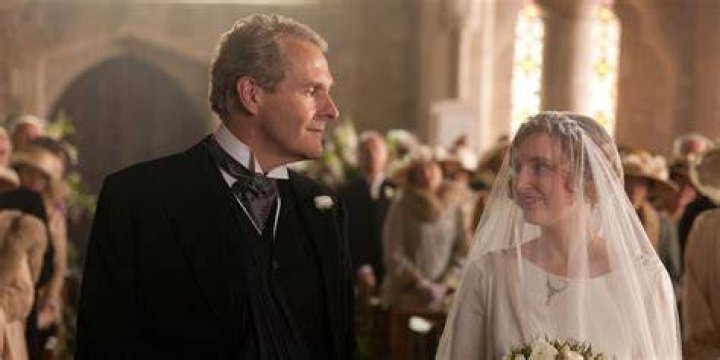 Who does Edith Crawley marry?