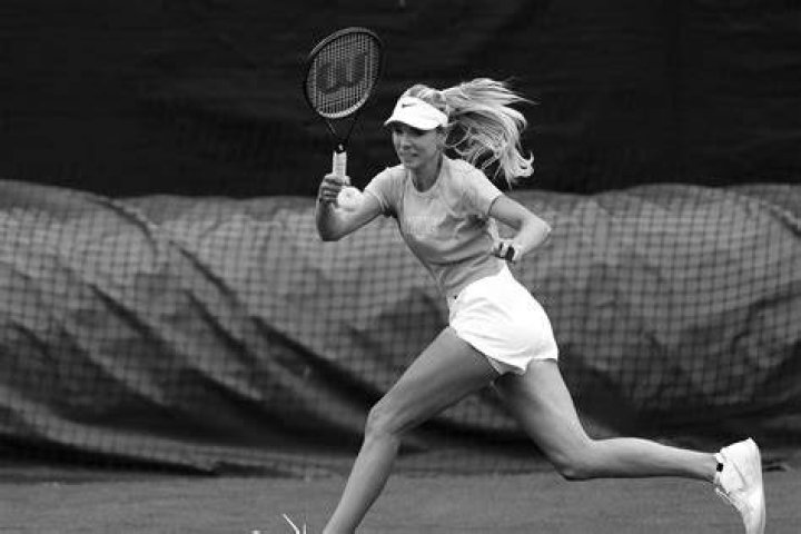 Who does Nike sponsor in tennis?