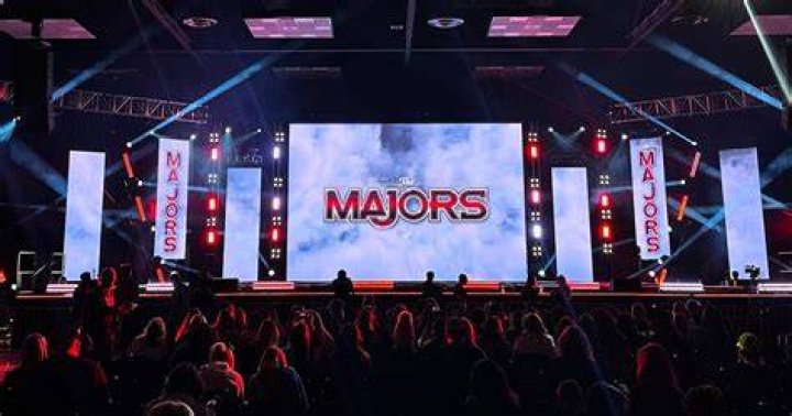 Who does TJ Majors spot for?