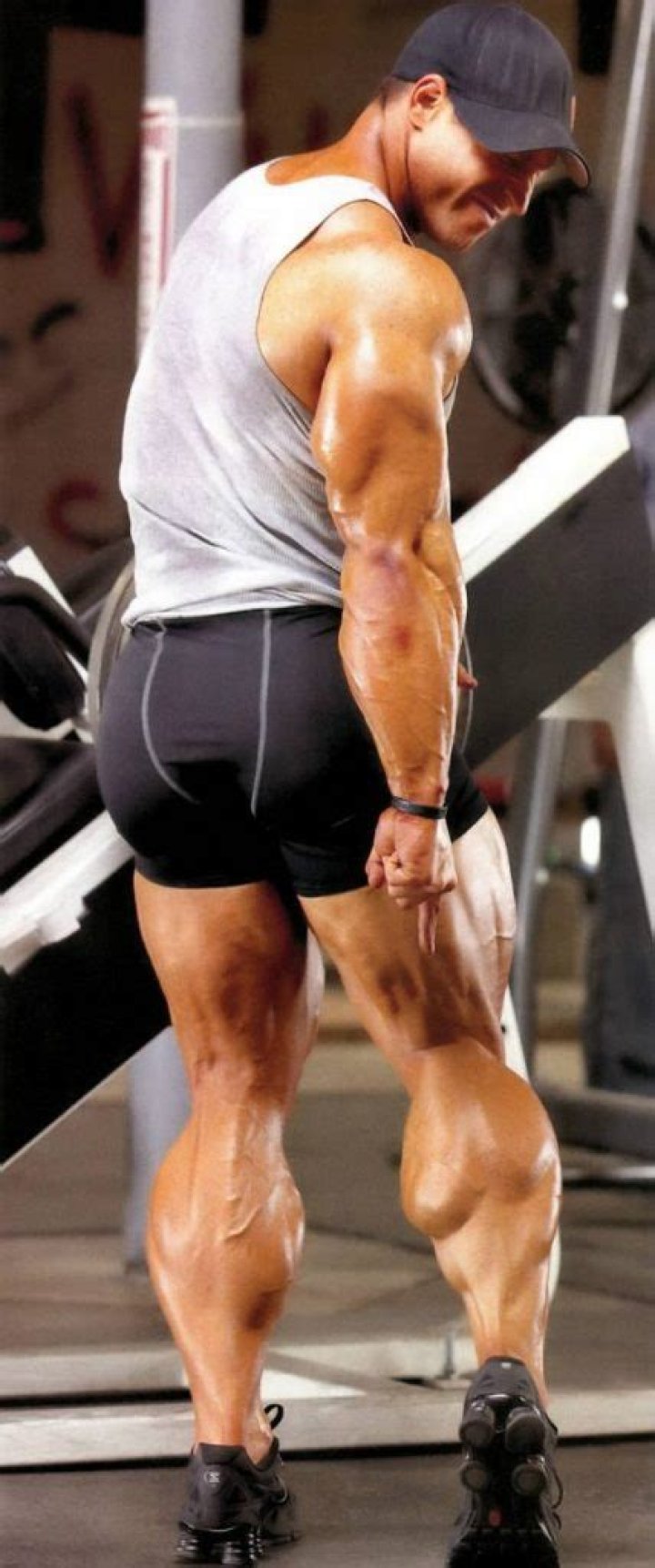 Who has the biggest calves in bodybuilding?