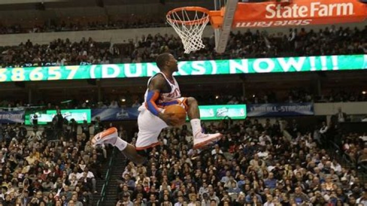 Who has won the most slam dunk contests?