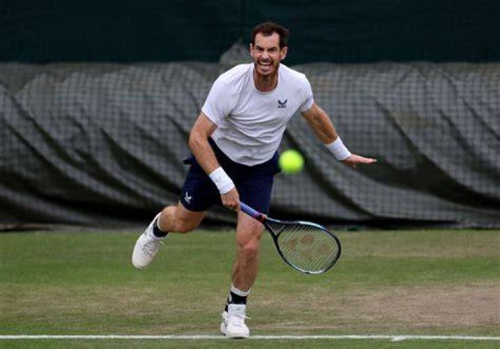 Who is Andy Murray's physio?