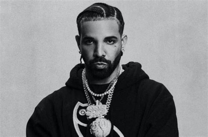 Who is Drake new girl?