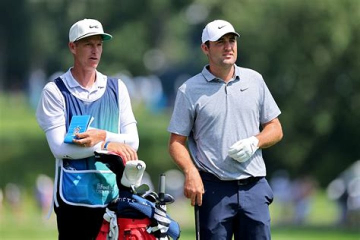 Who is Schefflers caddy?