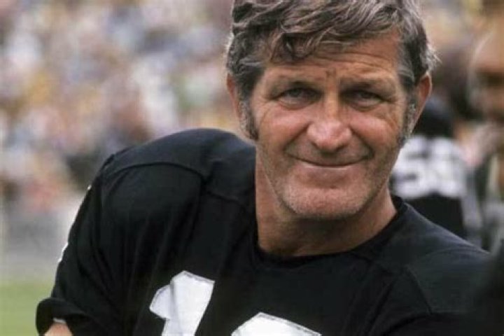 Who is the oldest QB to play in a Super Bowl?