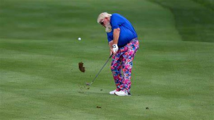 Who is the richest golfer alive?