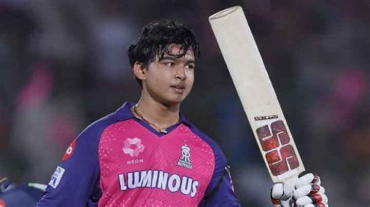 Who is the youngest player to hit 200 home runs?