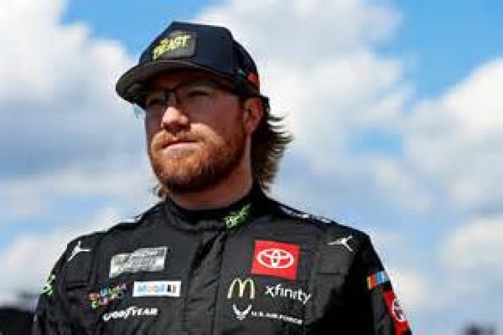 Who won the pole for Darlington?