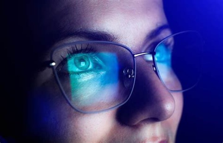 Why are blue light glasses so reflective?