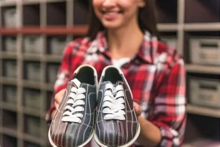 Why are bowling shoes two different colors?