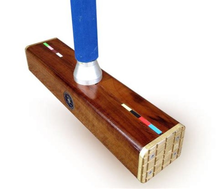 Why are some croquet mallets Square?