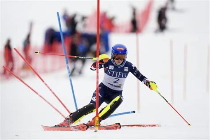Why are there some double poles in slalom?