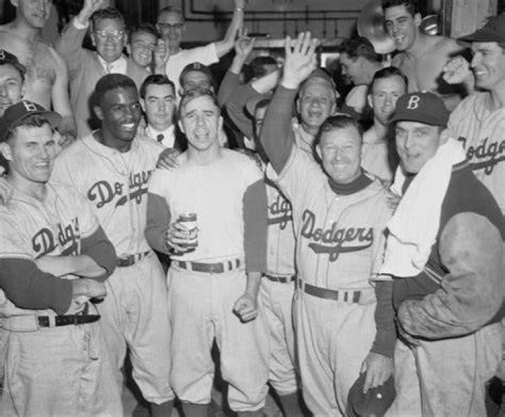 Why did Brooklyn Dodgers move to LA?