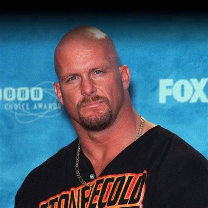 Why did Stone Cold leave in 2004?