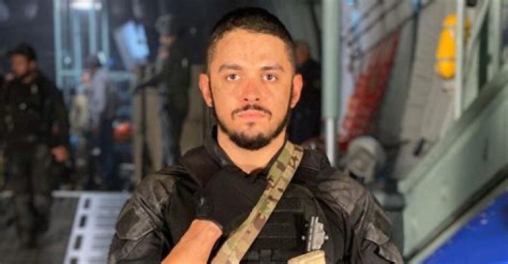 Why did Vic leave SEAL Team?