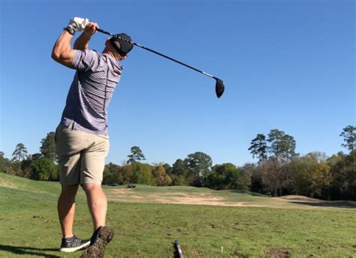 Why do golfers hit stingers?