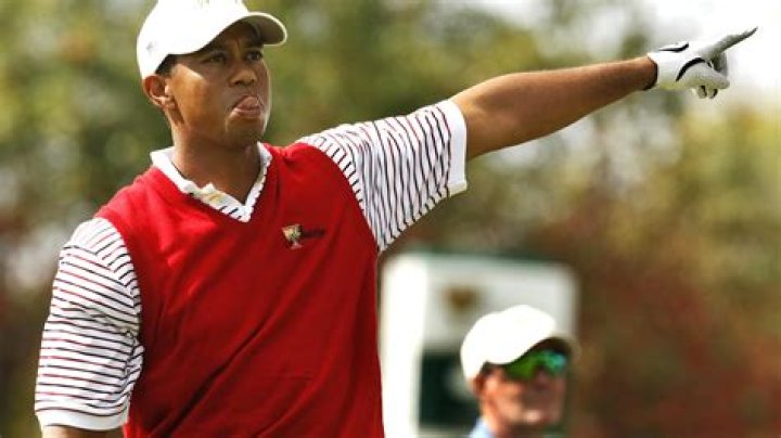 Why do golfers take their glove off when they putt?