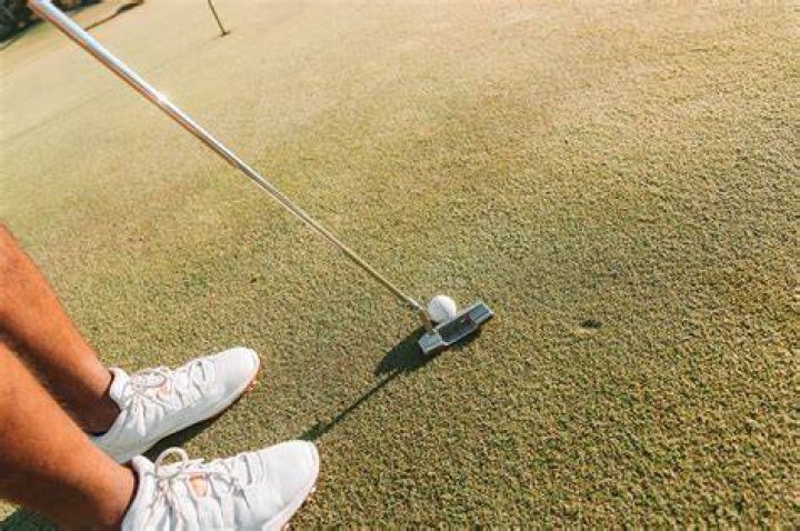 Why do I miss short putts right?