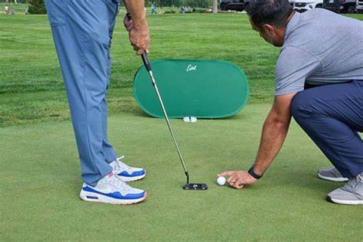 Why do I push and pull my putts?