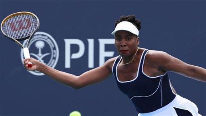 Why doesn t Venus play tennis anymore?