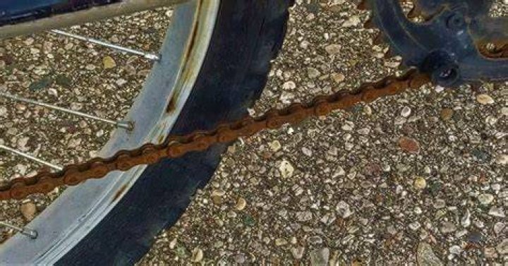 Why is my bike chain rusting?