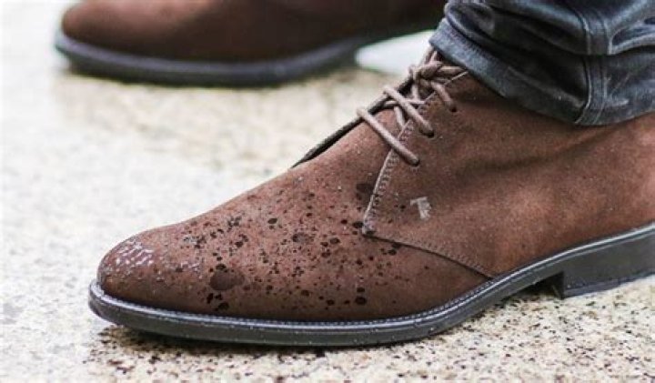 Will rubbing alcohol ruin suede shoes?